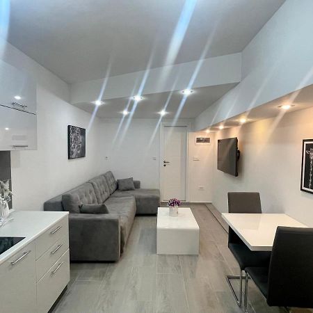 Apartment Diamond -Modern And Lovely Seaside Studio Apartment Котор Екстериор снимка