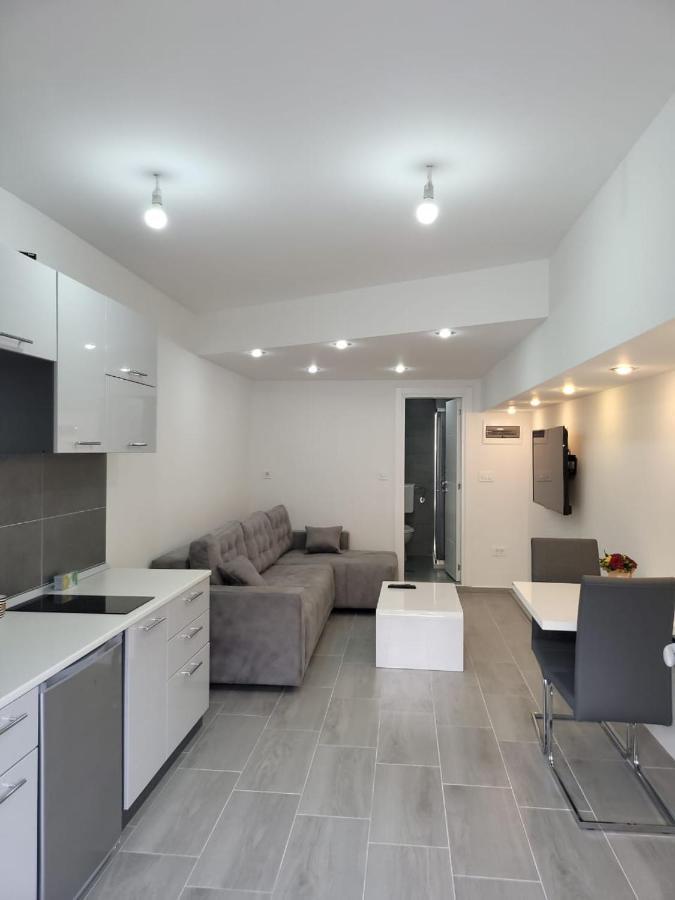 Apartment Diamond -Modern And Lovely Seaside Studio Apartment Котор Екстериор снимка