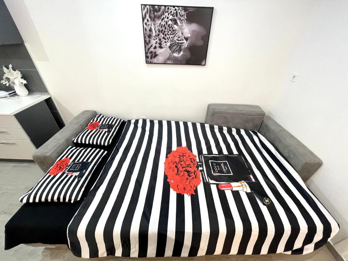 Apartment Diamond -Modern And Lovely Seaside Studio Apartment Котор Екстериор снимка