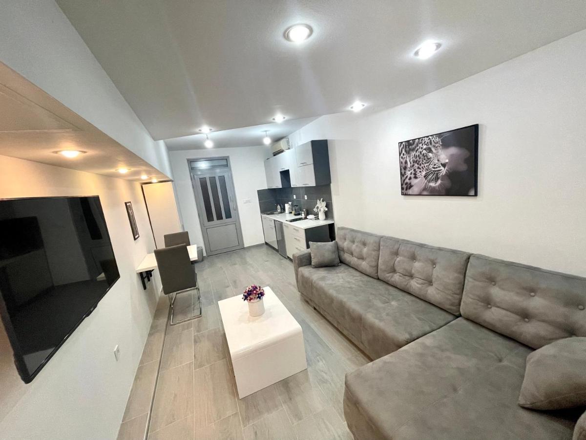 Apartment Diamond -Modern And Lovely Seaside Studio Apartment Котор Екстериор снимка