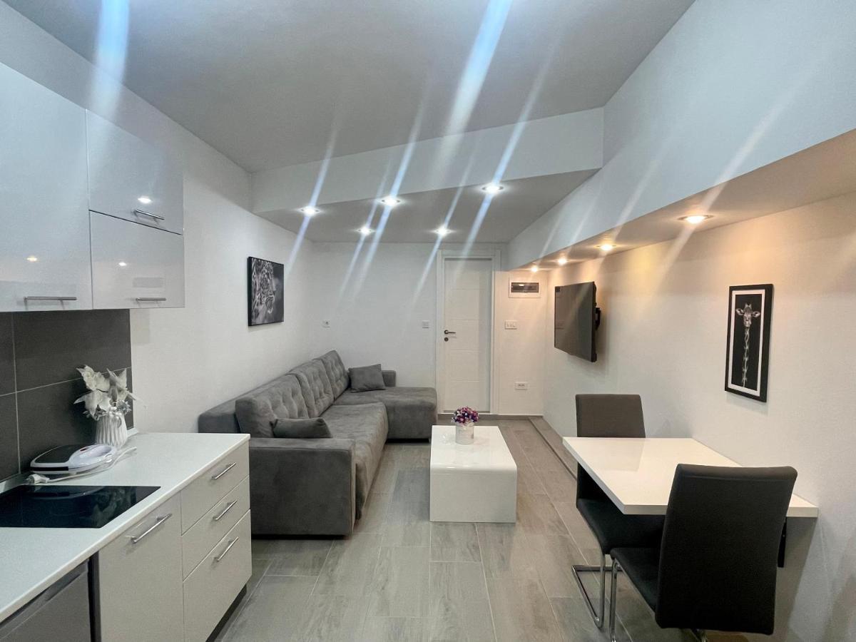 Apartment Diamond -Modern And Lovely Seaside Studio Apartment Котор Екстериор снимка